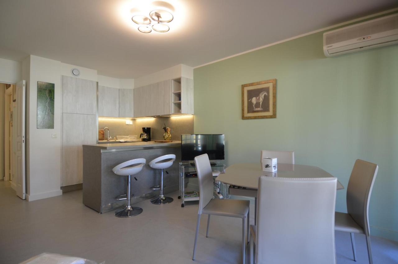 Appartement 3 Personnes Avec Coin Nuit Avec Terrasse Et Parking Quartier Du Port De Nice Nizza Exterior foto