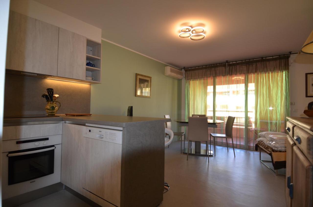 Appartement 3 Personnes Avec Coin Nuit Avec Terrasse Et Parking Quartier Du Port De Nice Nizza Exterior foto